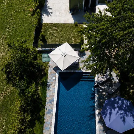 Pegasus Pool Holiday home